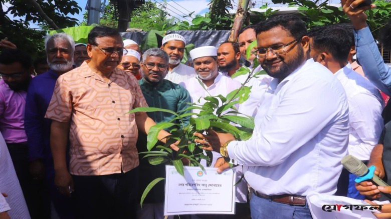 বুড়িগঙ্গার তীরে বৃক্ষরোপণ, সবুজ নগর গড়ার উদ্যোগ