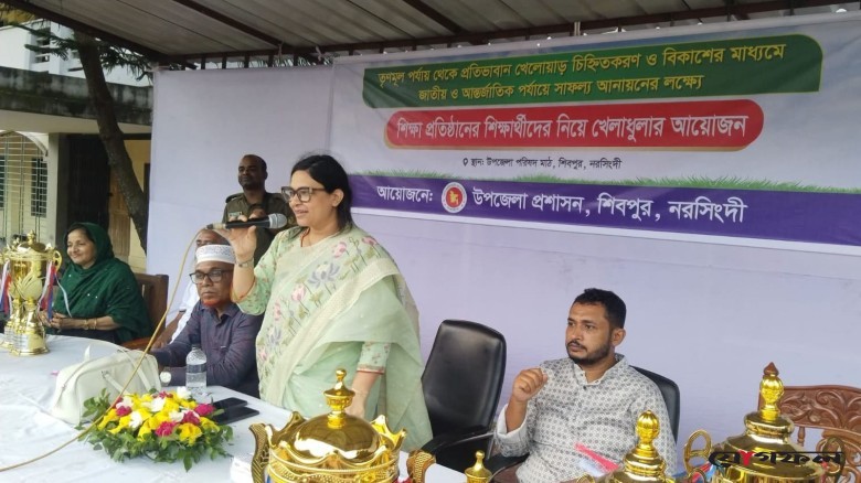 শিবপুরে প্রতিভাবান খেলোয়াড় খুঁজতে শিক্ষার্থীদের ফুটবল খেলা