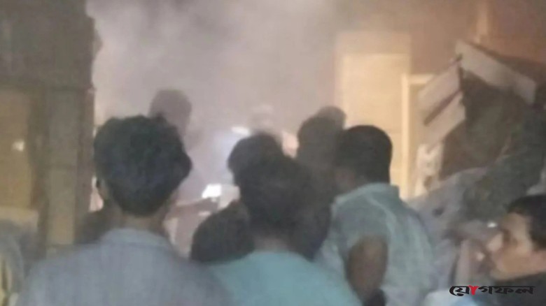 চট্টগ্রামে গোলাম রসুল মার্কেটে আগুন